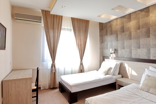 Hotel Vozarev